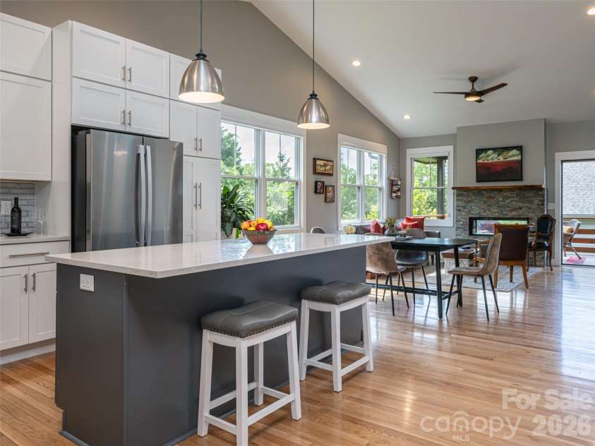 309 Ava Lane, Asheville, NC 28804.  MLS# CAR4406925, YatesRealty ID 42543. 