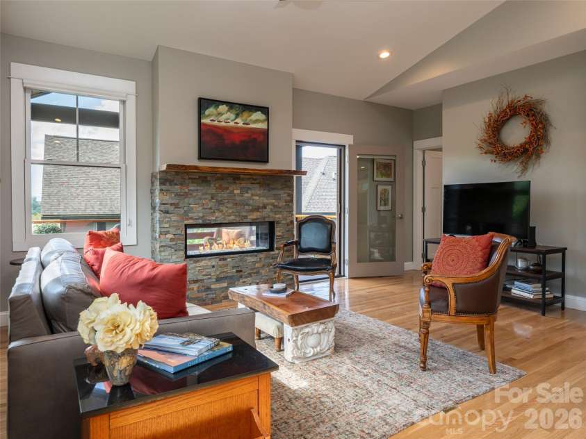 309 Ava Lane, Asheville, NC 28804.  MLS# CAR4406925, YatesRealty ID 42543. 