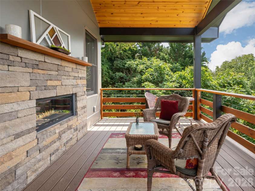 309 Ava Lane, Asheville, NC 28804.  MLS# CAR4406925, YatesRealty ID 42543. 