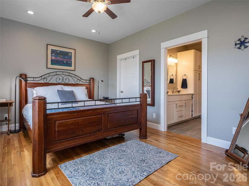 309 Ava Lane, Asheville, NC 28804.  MLS# CAR4406925, YatesRealty ID 42543. 
