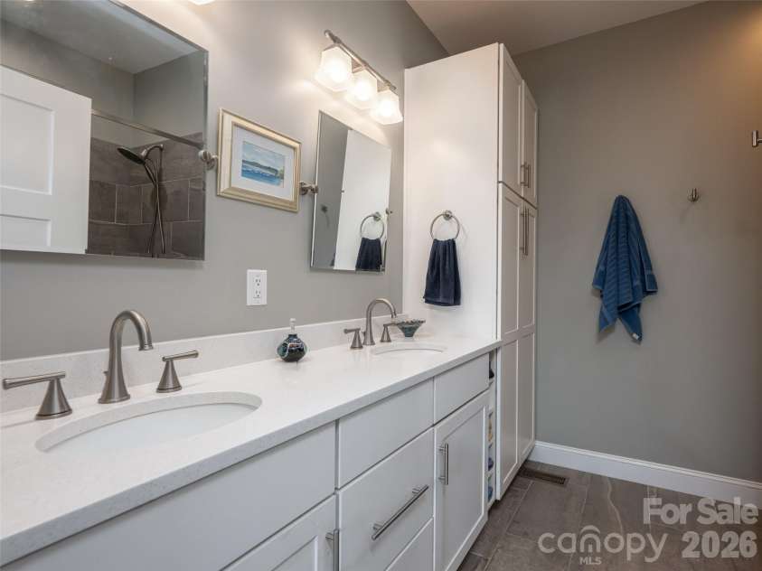 309 Ava Lane, Asheville, NC 28804.  MLS# CAR4406925, YatesRealty ID 42543. 