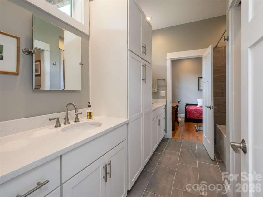 309 Ava Lane, Asheville, NC 28804.  MLS# CAR4406925, YatesRealty ID 42543. 