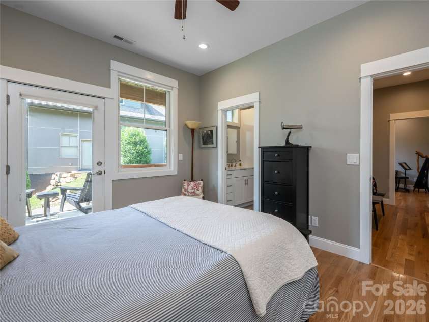 309 Ava Lane, Asheville, NC 28804.  MLS# CAR4406925, YatesRealty ID 42543. 