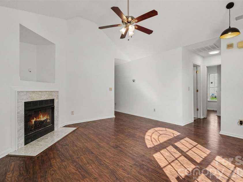 1910 Olsen Lane, Charlotte, NC 28213.  MLS# CAR4402471, YatesRealty ID 42545. 