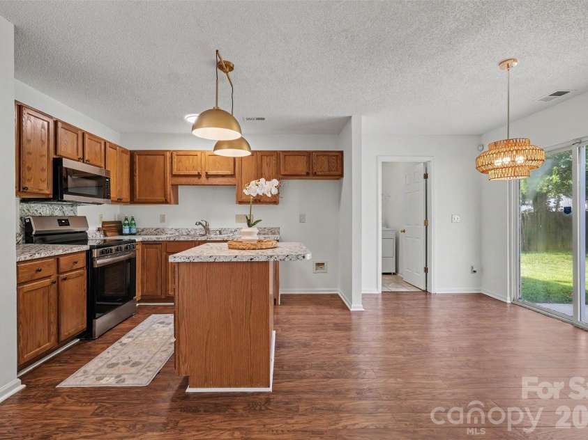 1910 Olsen Lane, Charlotte, NC 28213.  MLS# CAR4402471, YatesRealty ID 42545. 