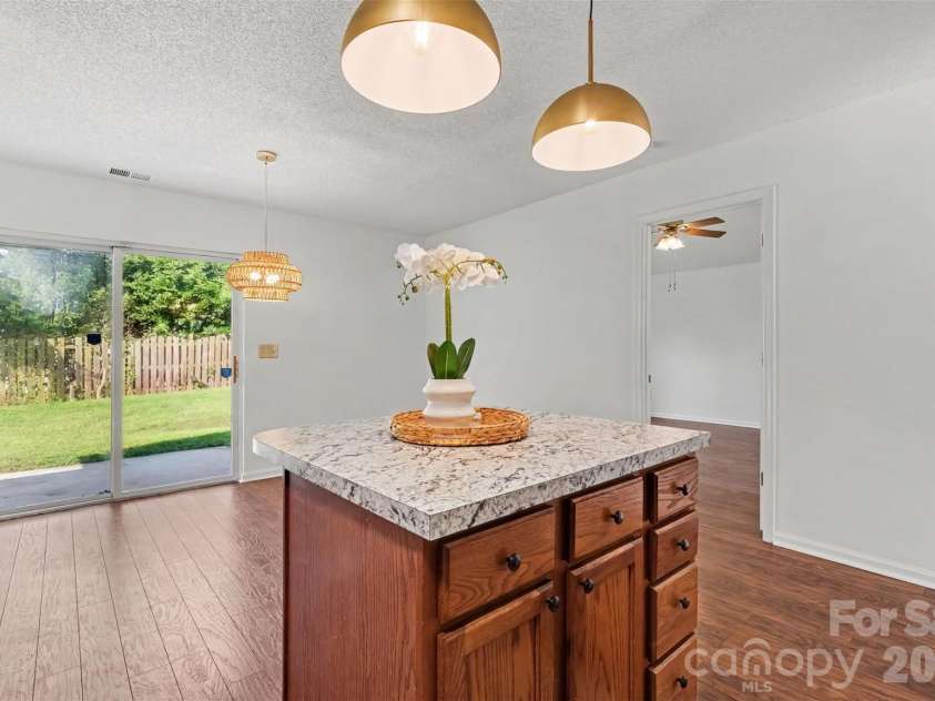 1910 Olsen Lane, Charlotte, NC 28213.  MLS# CAR4402471, YatesRealty ID 42545. 