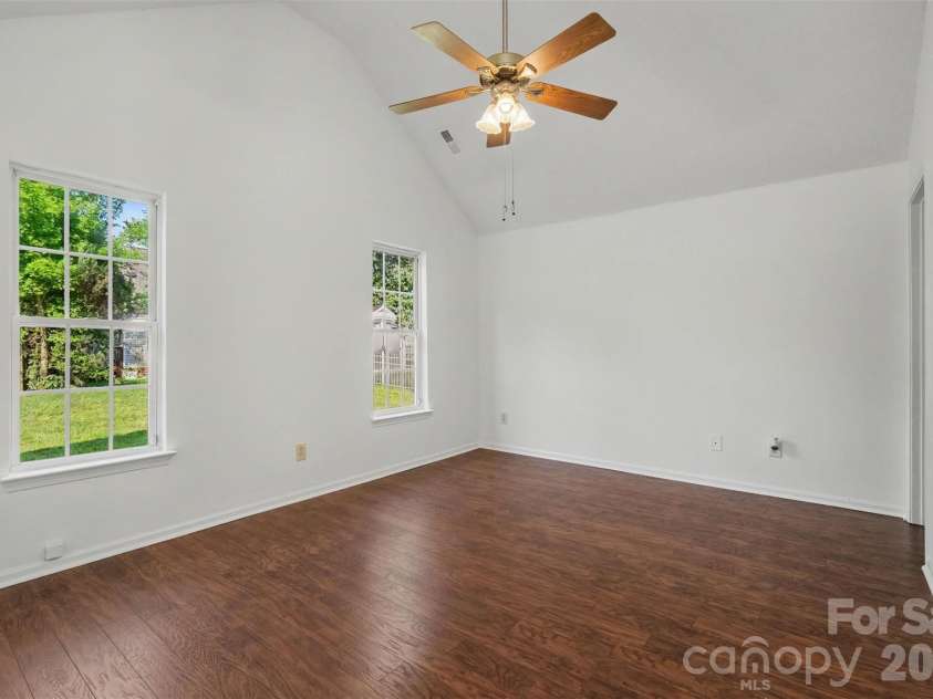 1910 Olsen Lane, Charlotte, NC 28213.  MLS# CAR4402471, YatesRealty ID 42545. 