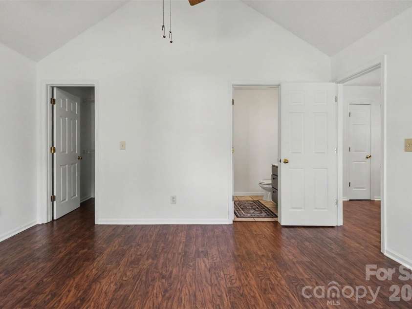 1910 Olsen Lane, Charlotte, NC 28213.  MLS# CAR4402471, YatesRealty ID 42545. 