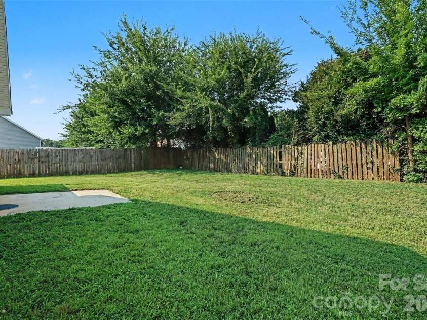 1910 Olsen Lane, Charlotte, NC 28213.  MLS# CAR4402471, YatesRealty ID 42545. 