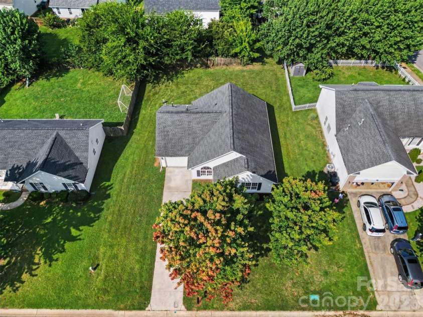 1910 Olsen Lane, Charlotte, NC 28213.  MLS# CAR4402471, YatesRealty ID 42545. 