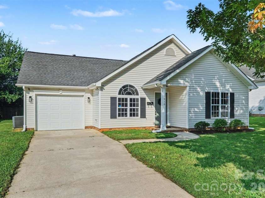 1910 Olsen Lane, Charlotte, NC 28213.  MLS# CAR4402471, YatesRealty ID 42545. 