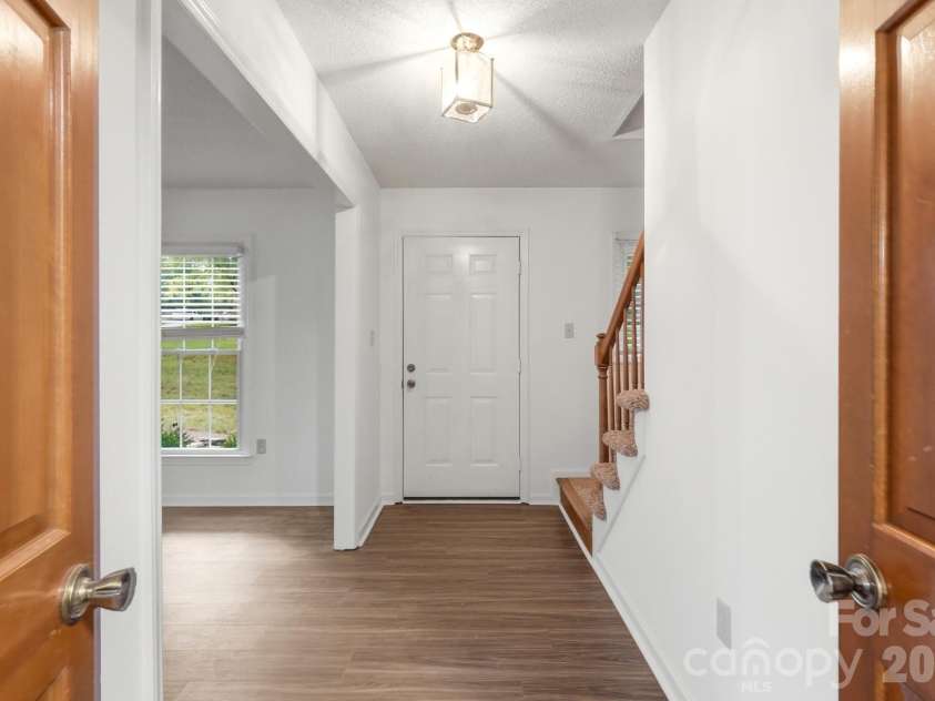 10211 Meadow Hollow Drive, Charlotte, NC 28227.  MLS# CAR4410813, YatesRealty ID 42548. 