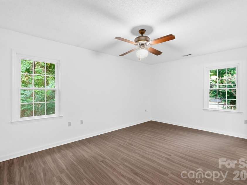 10211 Meadow Hollow Drive, Charlotte, NC 28227.  MLS# CAR4410813, YatesRealty ID 42548. 