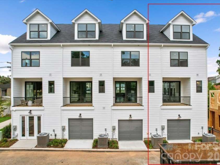 1017 Revival Row, Charlotte, NC 28208.  MLS# CAR4412932, YatesRealty ID 42549. 