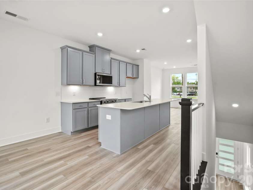 1017 Revival Row, Charlotte, NC 28208.  MLS# CAR4412932, YatesRealty ID 42549. 