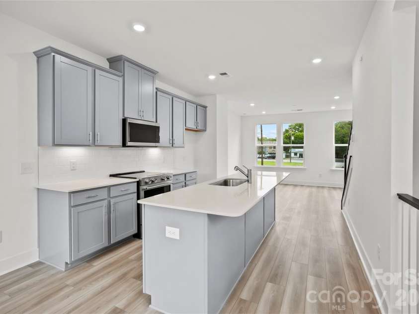 1017 Revival Row, Charlotte, NC 28208.  MLS# CAR4412932, YatesRealty ID 42549. 