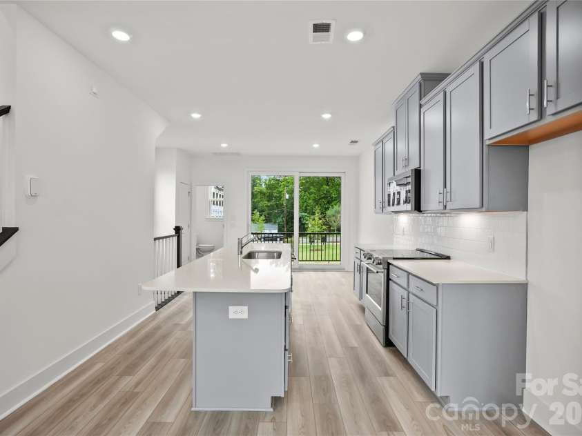 1017 Revival Row, Charlotte, NC 28208.  MLS# CAR4412932, YatesRealty ID 42549. 