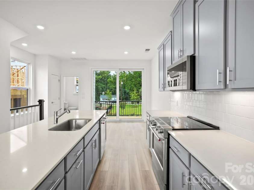 1017 Revival Row, Charlotte, NC 28208.  MLS# CAR4412932, YatesRealty ID 42549. 