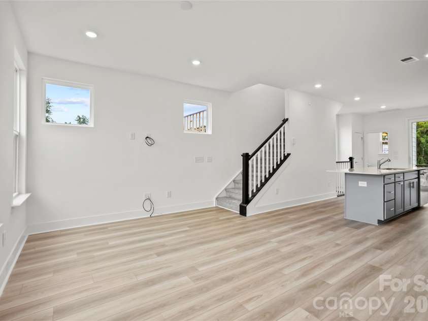 1017 Revival Row, Charlotte, NC 28208.  MLS# CAR4412932, YatesRealty ID 42549. 