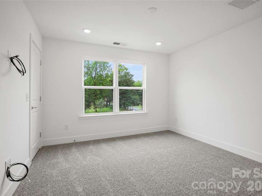 1017 Revival Row, Charlotte, NC 28208.  MLS# CAR4412932, YatesRealty ID 42549. 