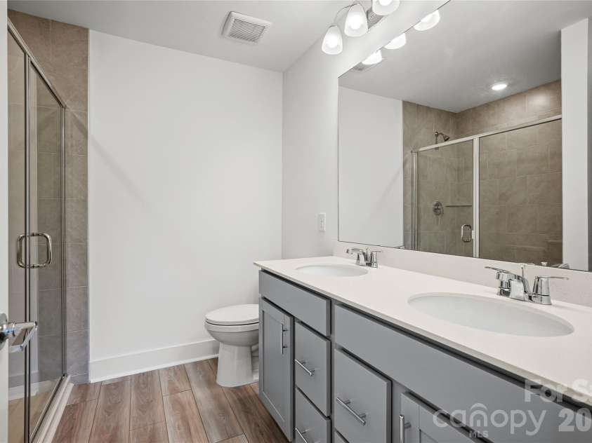 1017 Revival Row, Charlotte, NC 28208.  MLS# CAR4412932, YatesRealty ID 42549. 