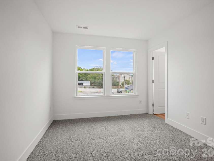 1017 Revival Row, Charlotte, NC 28208.  MLS# CAR4412932, YatesRealty ID 42549. 