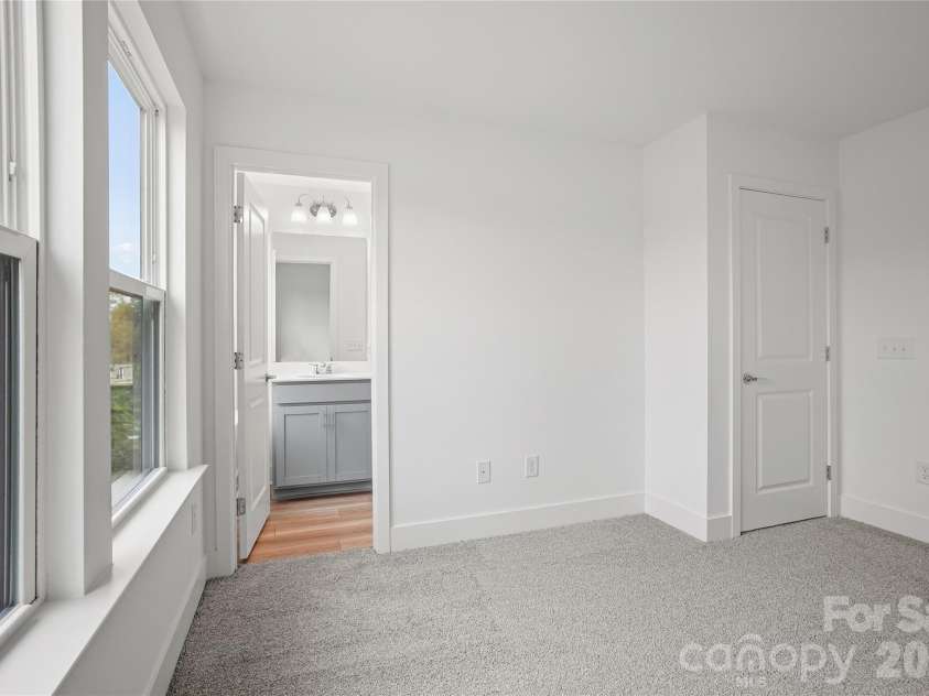 1017 Revival Row, Charlotte, NC 28208.  MLS# CAR4412932, YatesRealty ID 42549. 