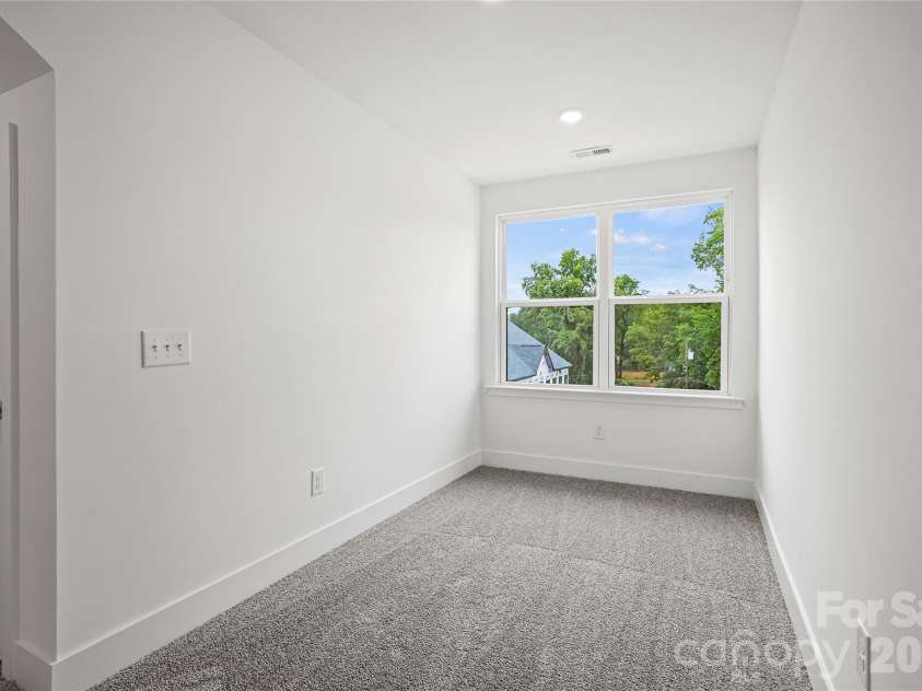 1017 Revival Row, Charlotte, NC 28208.  MLS# CAR4412932, YatesRealty ID 42549. 