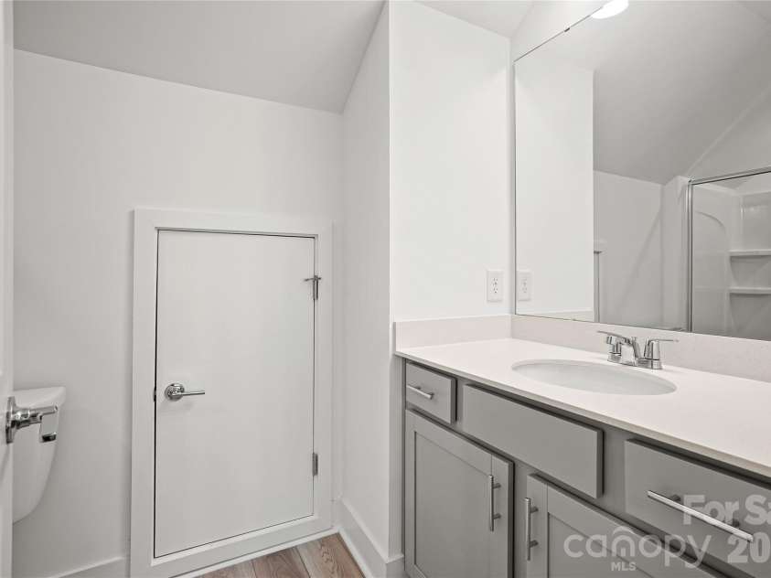 1017 Revival Row, Charlotte, NC 28208.  MLS# CAR4412932, YatesRealty ID 42549. 