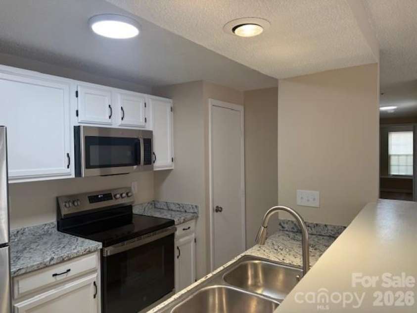 1610 Arlyn Circle, Charlotte, NC 28213.  MLS# CAR4357031, YatesRealty ID 4255. 