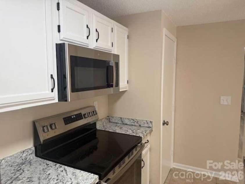 1610 Arlyn Circle, Charlotte, NC 28213.  MLS# CAR4357031, YatesRealty ID 4255. 