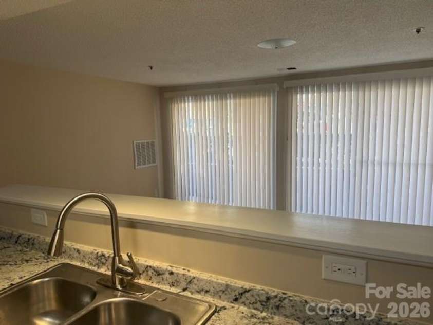 1610 Arlyn Circle, Charlotte, NC 28213.  MLS# CAR4357031, YatesRealty ID 4255. 