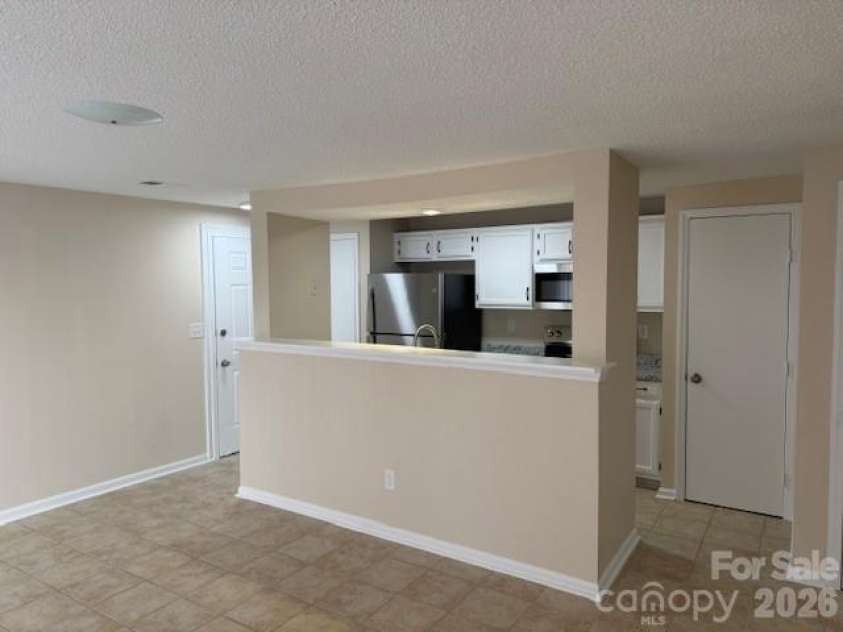 1610 Arlyn Circle, Charlotte, NC 28213.  MLS# CAR4357031, YatesRealty ID 4255. 