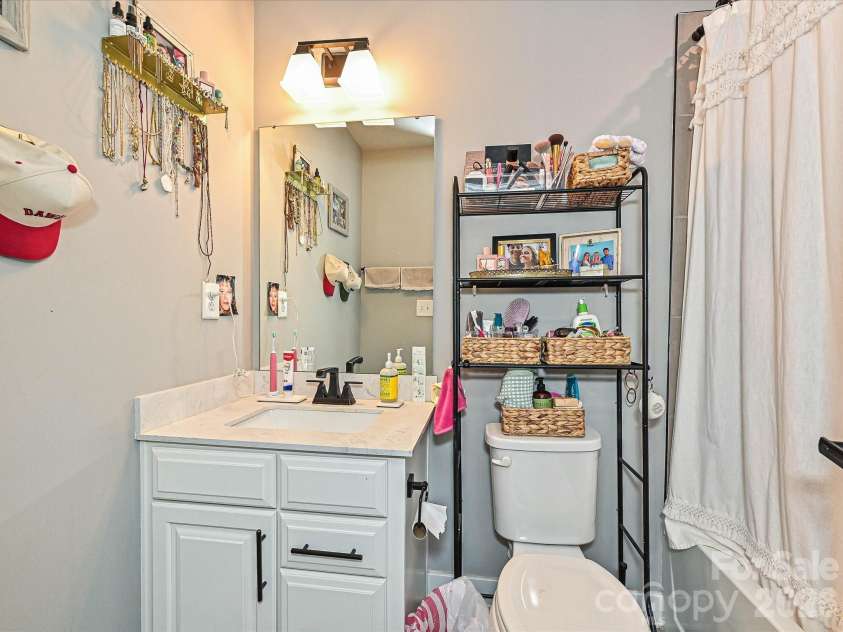143 Music Hall Way, Charlotte, NC 28203.  MLS# CAR4412588, YatesRealty ID 42552. 
