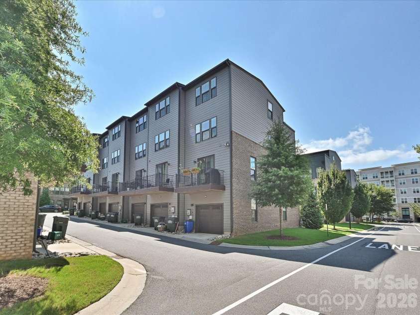 143 Music Hall Way, Charlotte, NC 28203.  MLS# CAR4412588, YatesRealty ID 42552. 