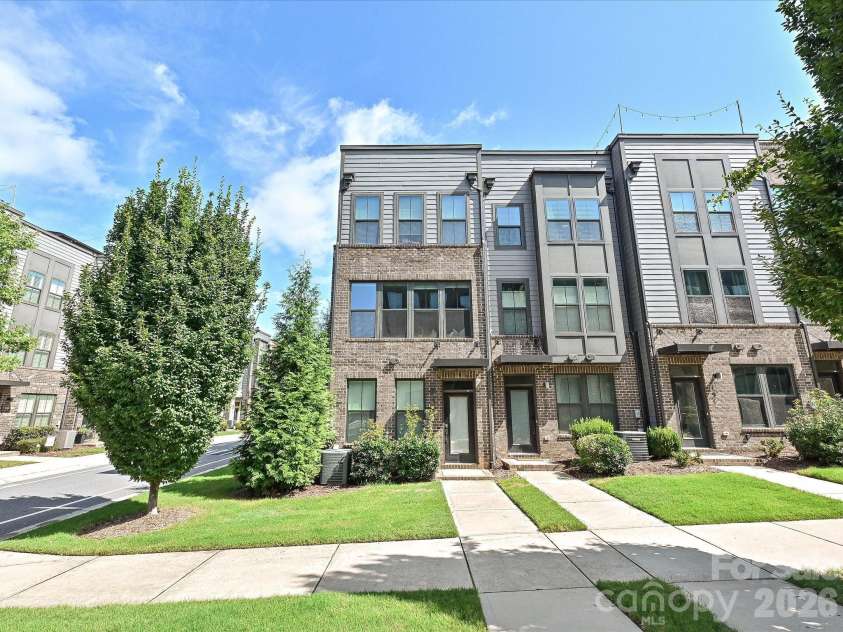 143 Music Hall Way, Charlotte, NC 28203.  MLS# CAR4412588, YatesRealty ID 42552. 