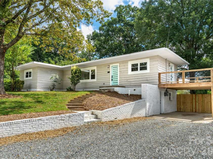 155 Oak Terrace, Arden, NC 28704.  MLS# CAR4411955, YatesRealty ID 42555. 