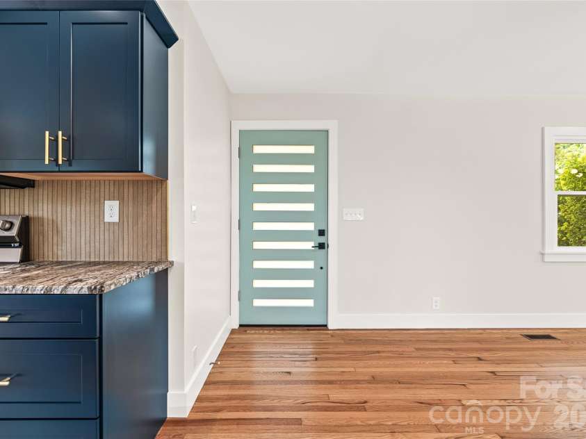 155 Oak Terrace, Arden, NC 28704.  MLS# CAR4411955, YatesRealty ID 42555. 
