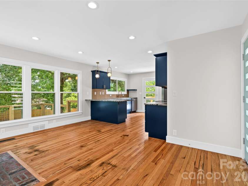 155 Oak Terrace, Arden, NC 28704.  MLS# CAR4411955, YatesRealty ID 42555. 