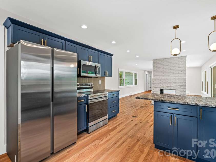 155 Oak Terrace, Arden, NC 28704.  MLS# CAR4411955, YatesRealty ID 42555. 
