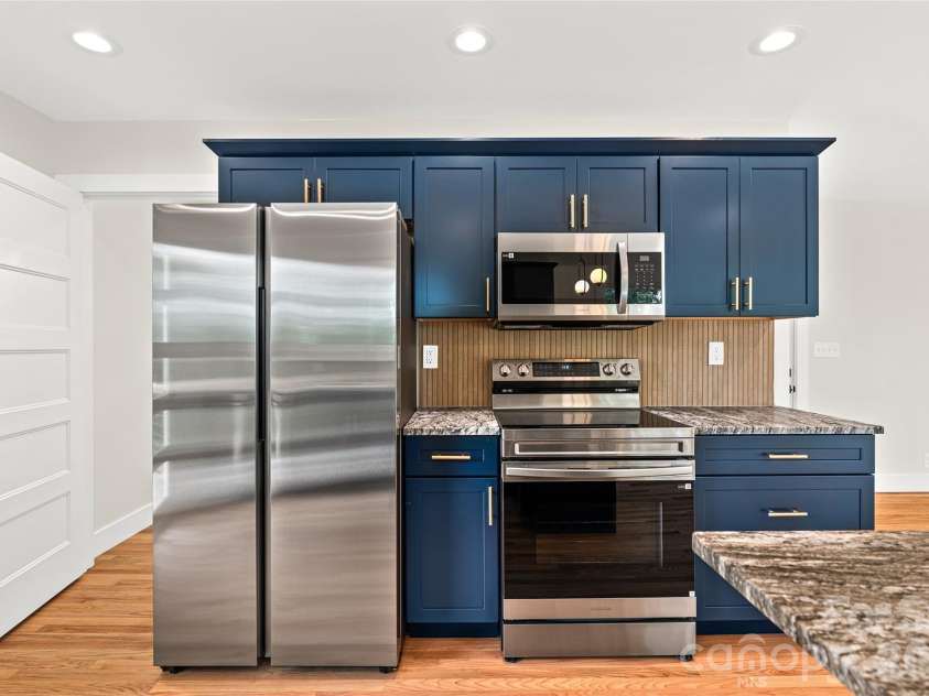 155 Oak Terrace, Arden, NC 28704.  MLS# CAR4411955, YatesRealty ID 42555. 