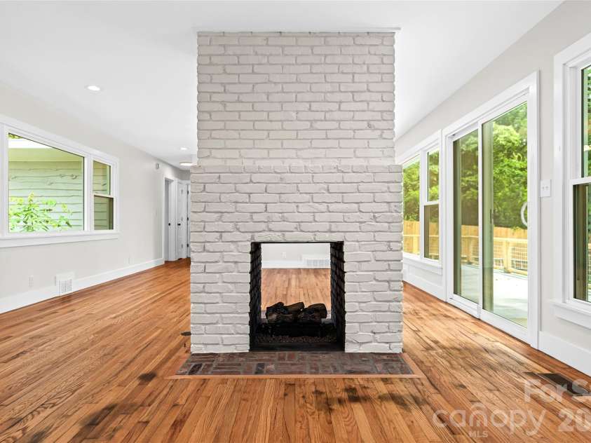 155 Oak Terrace, Arden, NC 28704.  MLS# CAR4411955, YatesRealty ID 42555. 