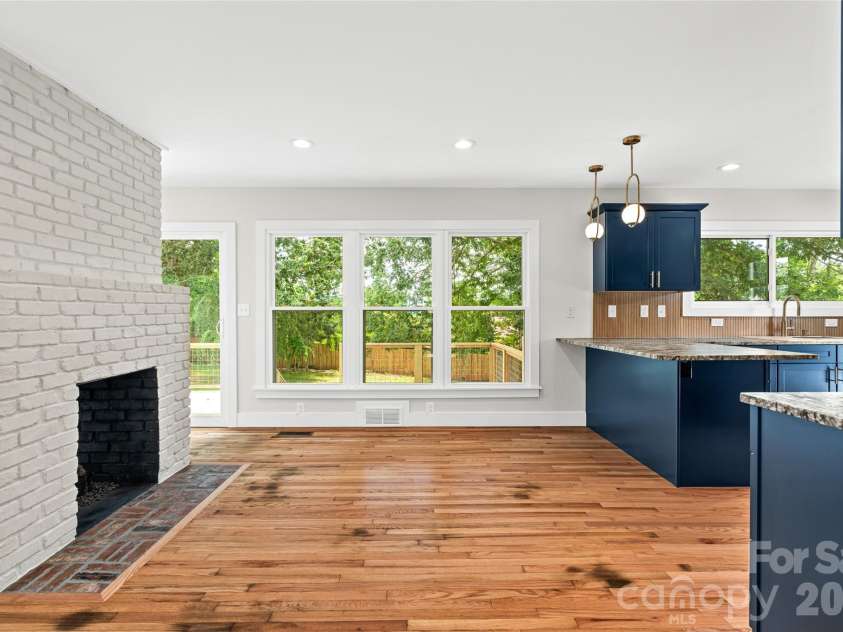 155 Oak Terrace, Arden, NC 28704.  MLS# CAR4411955, YatesRealty ID 42555. 