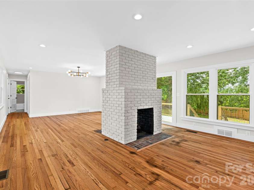 155 Oak Terrace, Arden, NC 28704.  MLS# CAR4411955, YatesRealty ID 42555. 