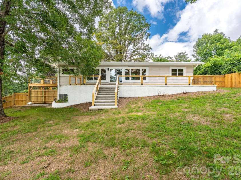 155 Oak Terrace, Arden, NC 28704.  MLS# CAR4411955, YatesRealty ID 42555. 
