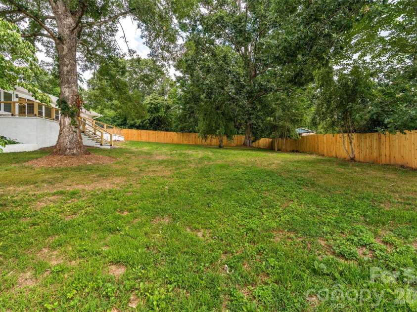 155 Oak Terrace, Arden, NC 28704.  MLS# CAR4411955, YatesRealty ID 42555. 