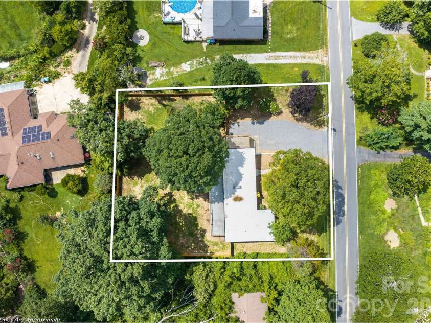 155 Oak Terrace, Arden, NC 28704.  MLS# CAR4411955, YatesRealty ID 42555. 