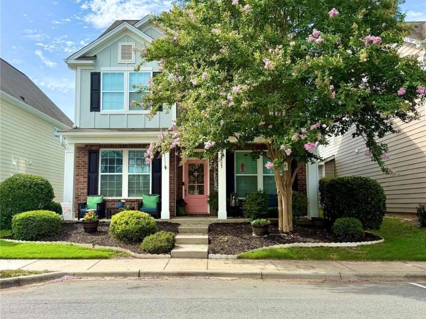 16523 Landen Forest Lane, Davidson, NC 28036.  MLS# CAR4407830, YatesRealty ID 42556. 