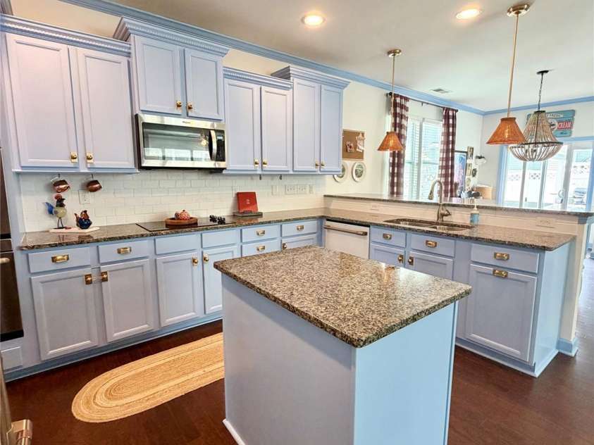 16523 Landen Forest Lane, Davidson, NC 28036.  MLS# CAR4407830, YatesRealty ID 42556. 