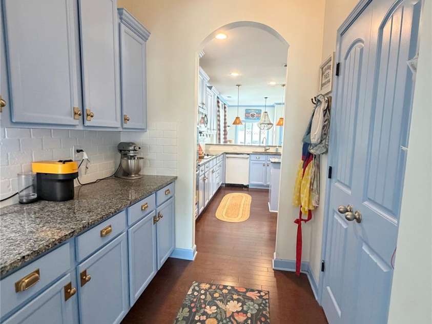 16523 Landen Forest Lane, Davidson, NC 28036.  MLS# CAR4407830, YatesRealty ID 42556. 